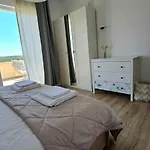 Val * Debeljak