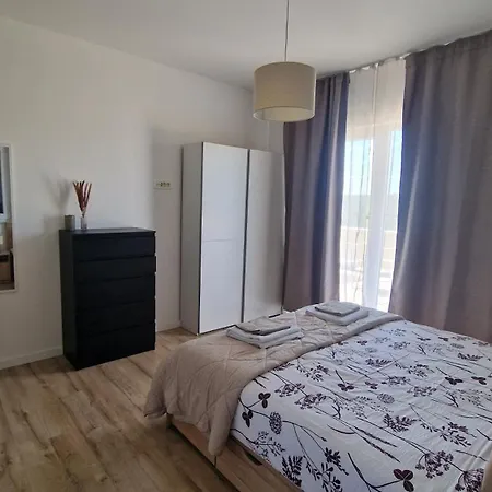 Val Villa Debeljak