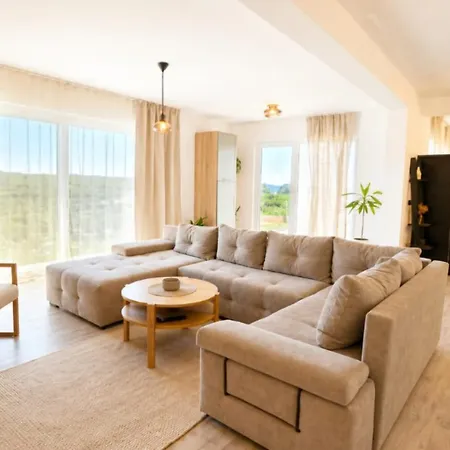 Villa Val *