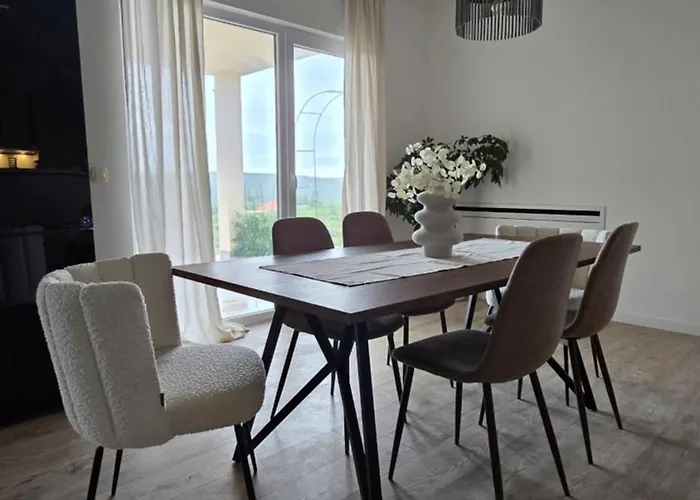 Val Villa