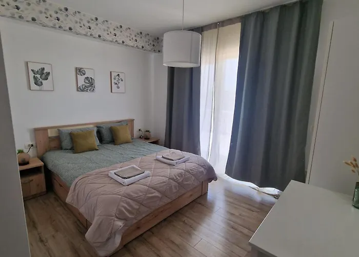 Val Villa *