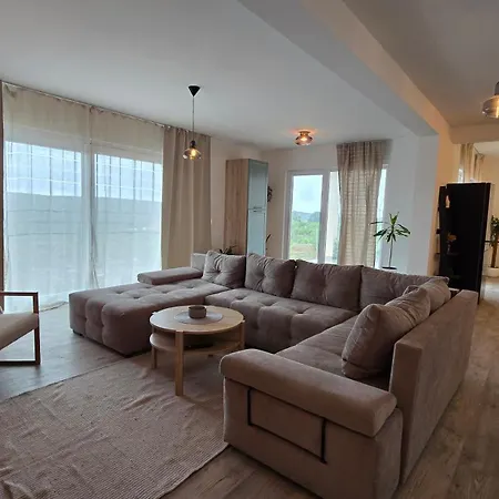 Val Villa