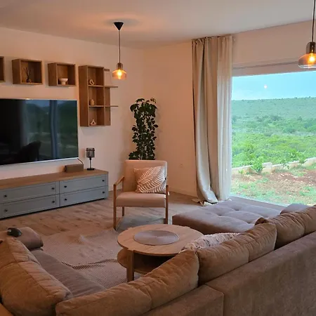 Val Villa